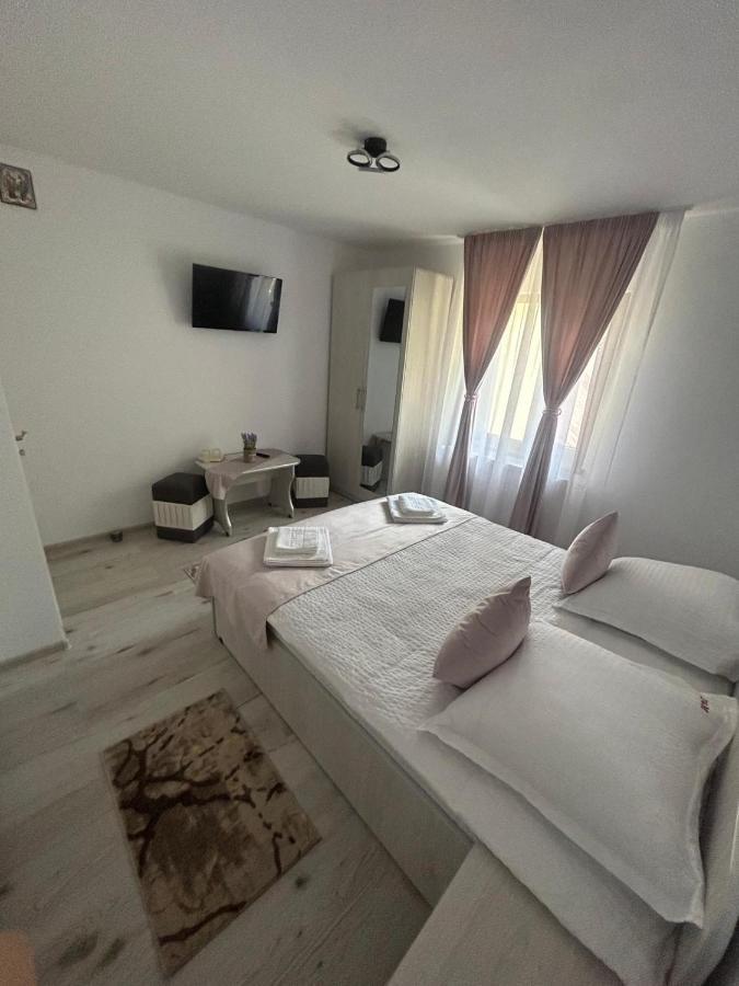 Hotel Casa Dani&Moni Moeciu De Sus Esterno foto